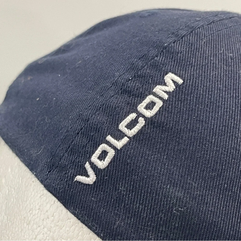 Youth VOLCUM Full Stone flexfit baseball cap Embroidered white logo